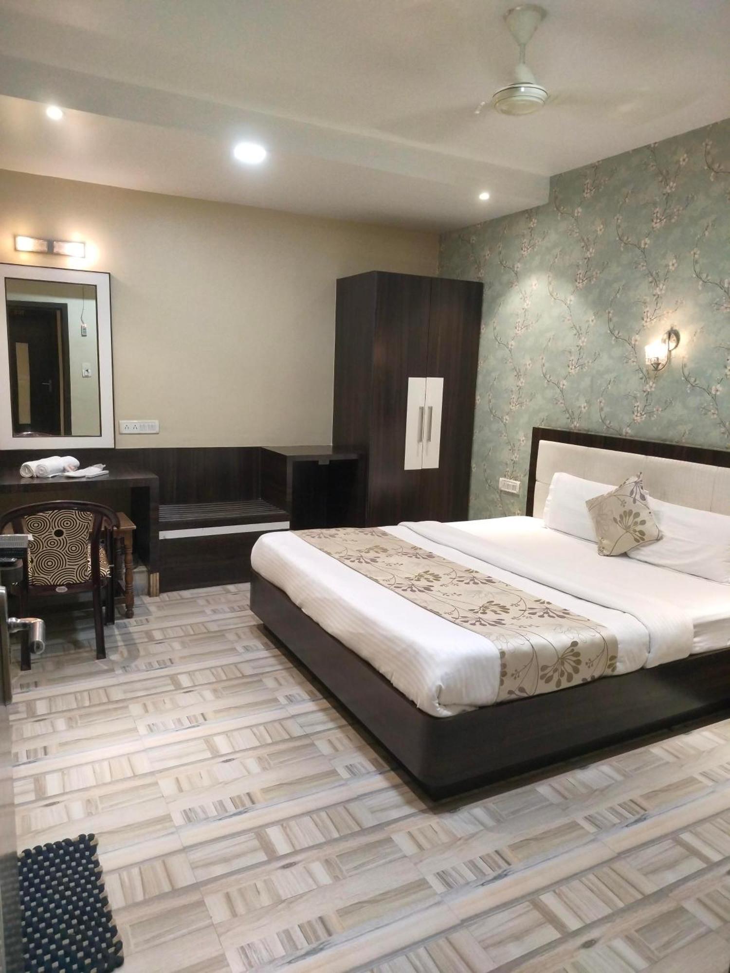 Royal Guest House Waranasi Zewnętrze zdjęcie